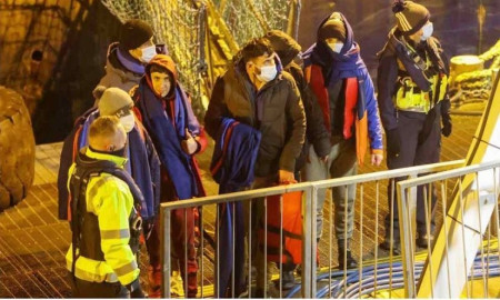 অভিবাসীদের বেশিরভাগকে ‘অবৈধ’ মনে করেন ইউরোপীয়রা