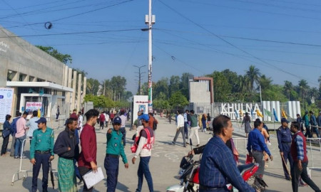 খুবির ভর্তি পরীক্ষা শুরু, আসনপ্রতি লড়ছেন ৯৭ ভর্তিচ্ছু