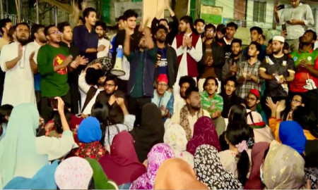 হাদি হত্যার বিচারের দাবিতে পুরান ঢাকায় বিক্ষোভ