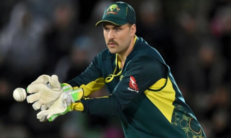 সাড়ে ৮ কোটিতে দল পেলেও আইপিএল খেলতে অনীহা অজি ক্রিকেটারের, মালিকের ক্ষোভ