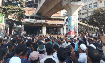 ছাত্রজনতার স্লোগানে উত্তাল শাহবাগ