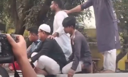 হাদির লাশবাহী গাড়ির ছাদে হাসনাত-সাদিক, জনতাকে সামলানোর চেষ্টা