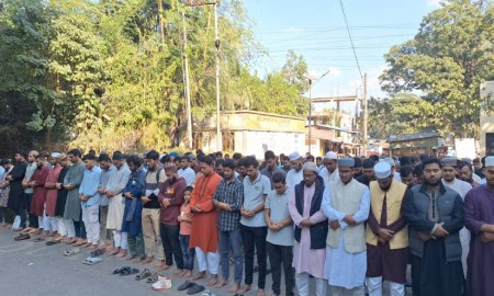 চবিতে শহীদ ওসমান হাদির গায়েবানা জানাজা অনুষ্ঠিত