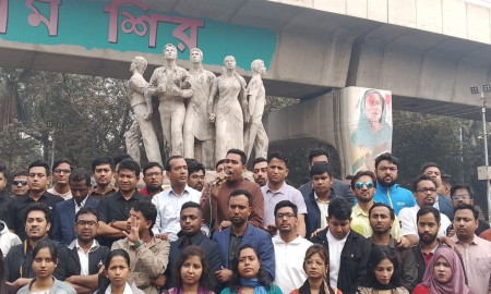 দীপু দাস ও আয়শা হত্যাসহ সারাদেশে মবের বিচারের দাবিতে ঢাবিতে ছাত্রদলের বিক্ষোভ