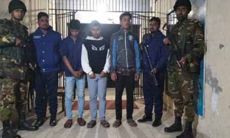 গৃহবধুর গোসলের ভিডিও ধারণ করে প্রচার, গ্রেপ্তার ৩