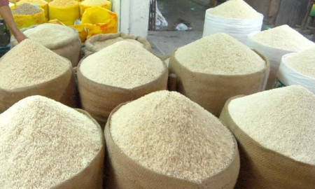 ভারত ও পাকিস্তান থেকে এক লাখ টন চাল কিনছে সরকার