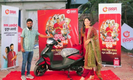 নগদে লেনদেন করে স্কুটি জিতলেন সোহেল