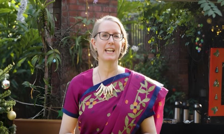 ব্রিটিশ হাইকমিশনার বললেন— ‘সবচেয়ে প্রিয়গুলোর একটি বাংলাদেশের শাড়ি’