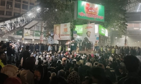 হাদি হত্যার বিচারের দাবিতে স্লোগানে উত্তাল শাহবাগ