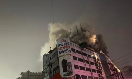 গুলিস্তানে খদ্দর শপিং কমপ্লেক্সের আগুন নিয়ন্ত্রণে, ব্যাপক ক্ষয়ক্ষতি