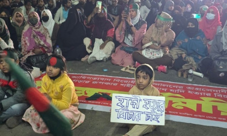 শাহবাগে রাতভর অবস্থানের ঘোষণা ইনকিলাব মঞ্চের