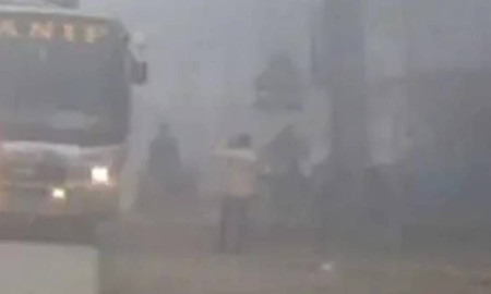 যশোরে হঠাৎই বেড়েছে শীতের তীব্রতা