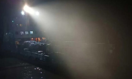 দুই নৌ রুটে চলাচল বন্ধ থাকায় মাঝ নদীতে আটকা ফেরী