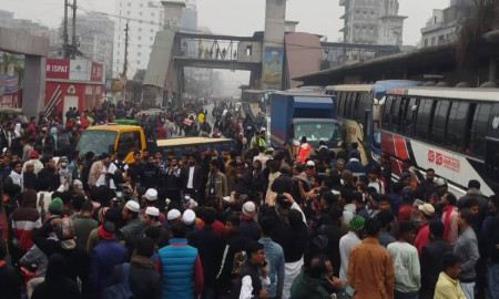 হাদির হত্যার বিচার দাবিতে টঙ্গীতে ঢাকা-ময়মনসিংহ মহাসড়ক অবরোধ