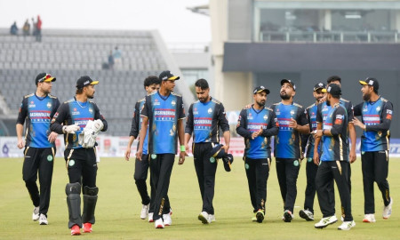 হেসেখেলেই চট্টগ্রামকে হারাল রংপুর