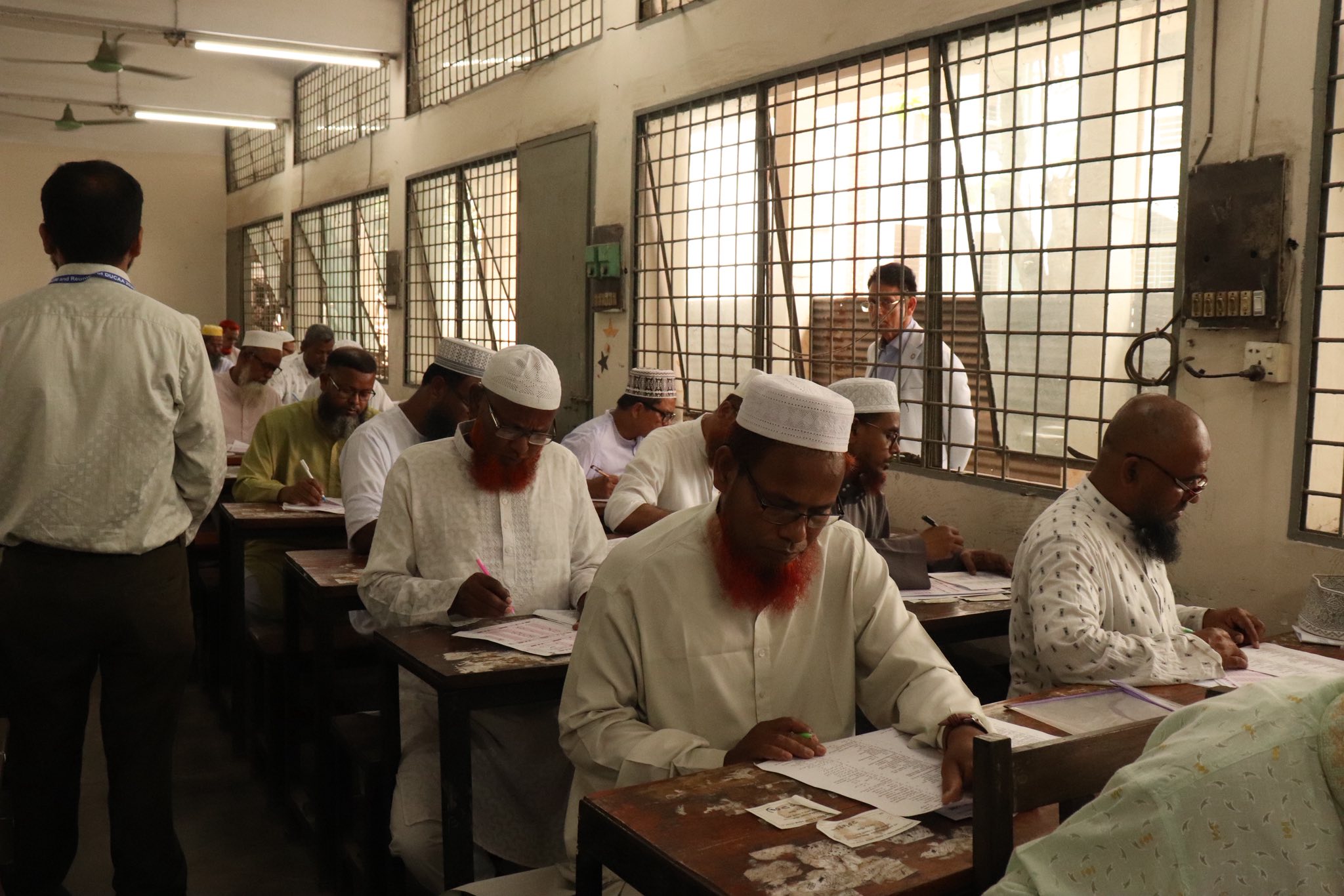 শিক্ষকদের পরীক্ষা পরিদর্শনে শিক্ষামন্ত্রী ড. আ ন ম এহছানুল হক মিলন