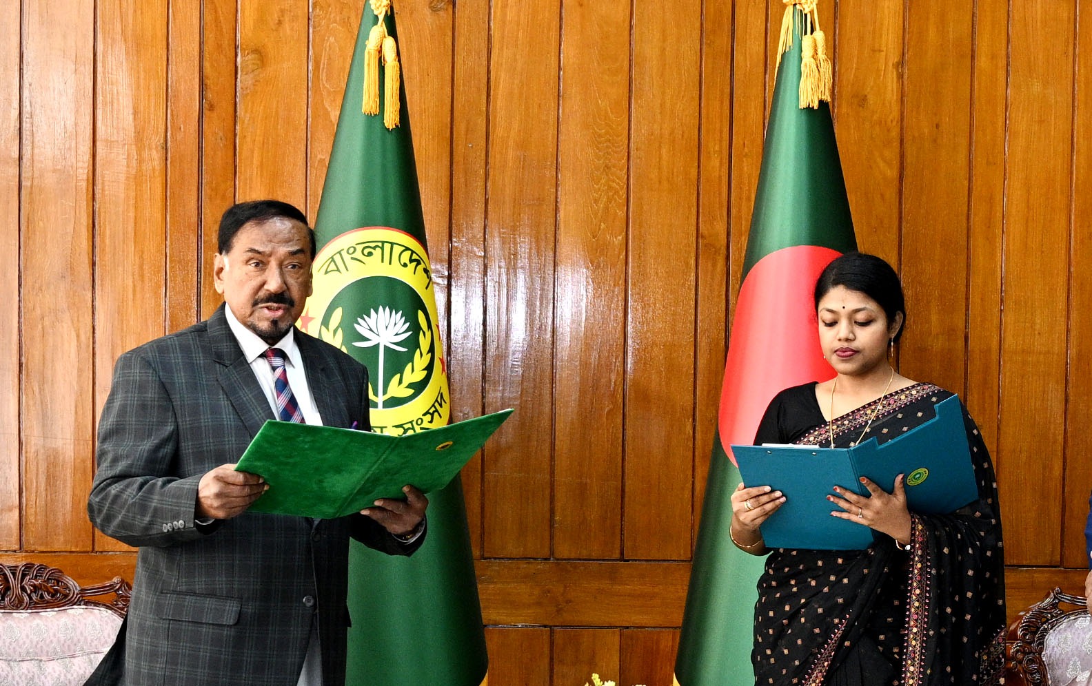 সংরক্ষিত মহিলা আসনে নব-নির্বাচিত সংসদ-সদস্য মোছাঃ নুসরাত তাবাসসুম জ্যোতি'র শপথ গ্রহণ 