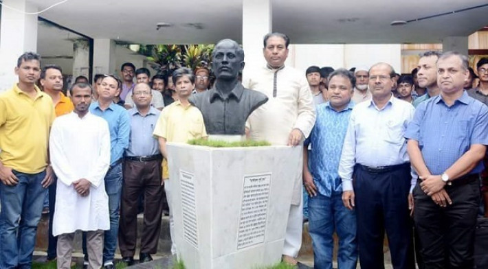 চবিতে মাস্টারদা সূর্যসেনের আবক্ষ ভাস্কর্য উদ্বোধন