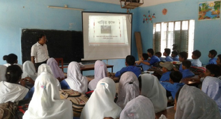 মাল্টিমিডিয়া ক্লাসরুমের ৪৩ ভাগ দোয়েল ল্যাপটপ অকেজো
