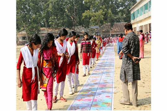 ক্ষুদে চিত্রশিল্পীদের অঙ্কিত বিশ্বের দীর্ঘতম ছবি