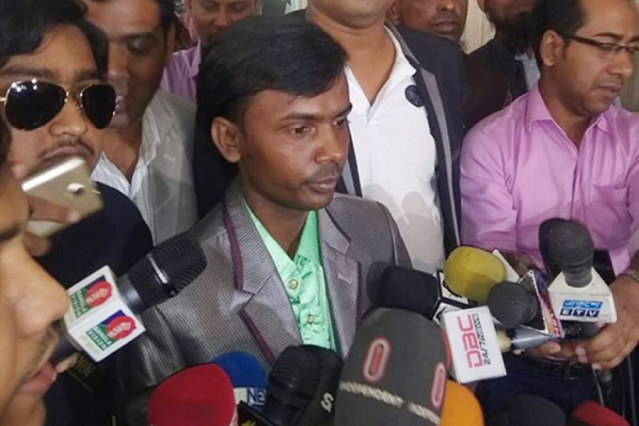 পুরুষ নির্যাতন বন্ধে আইন চান হিরো আলম