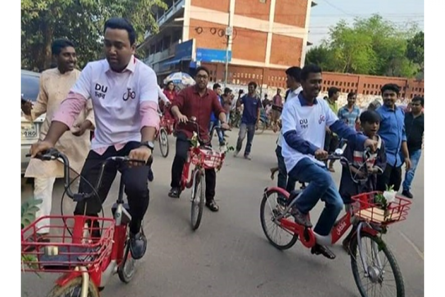 জোবাইকে হাস্যোজ্জ্বল ডাকসু ভিপি-জিএস
