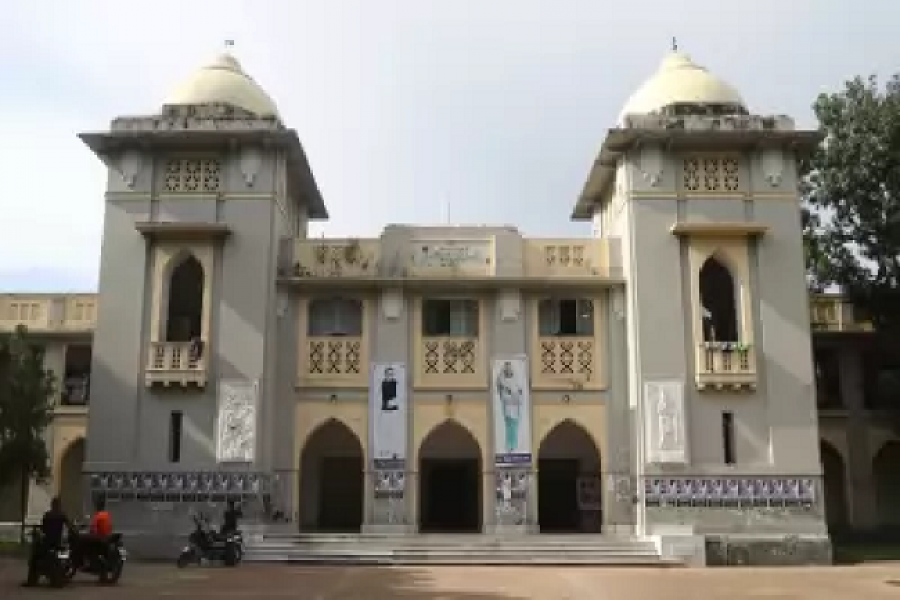 ঢাবিতে ছাত্রলীগ নেতাকে রুমছাড়া করলেন আরেক ছাত্রলীগ নেতা