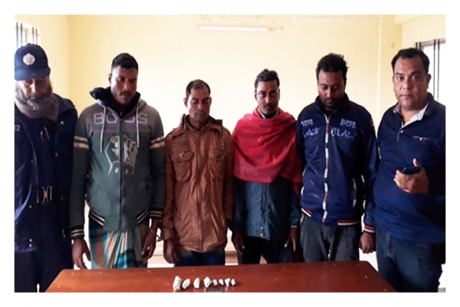 ইমামের বাড়িতে গাঁজার আসর, আটক ছাত্রলীগ নেতা