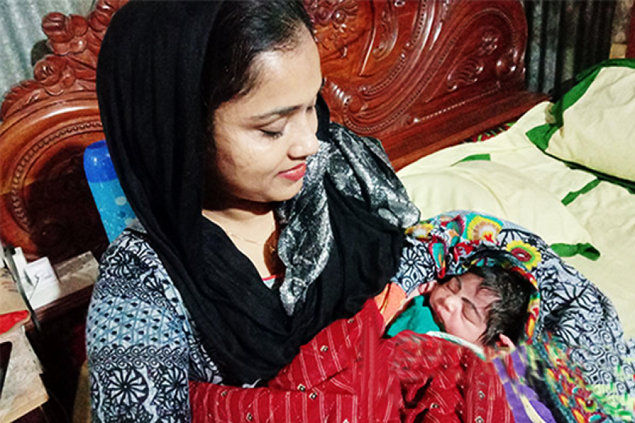ঝুড়িতে পাওয়া গেল শিশু, নাম হল ‘একুশে’