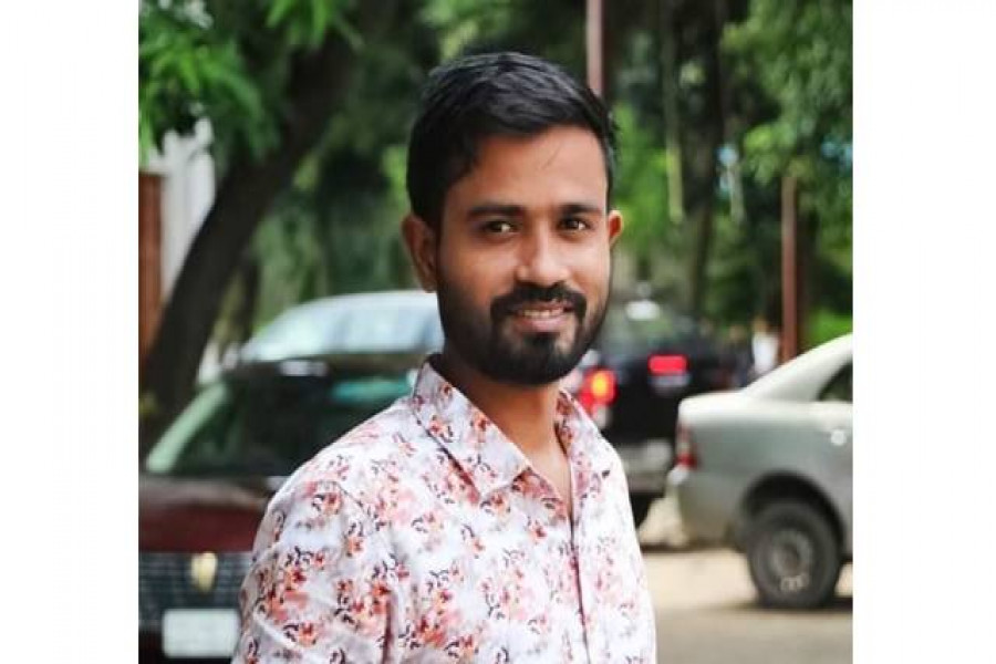 নেত্রকোনায় সাধারণ শিক্ষার্থীদের পাশে ছাত্রনেতা হাসান আল মামুন
