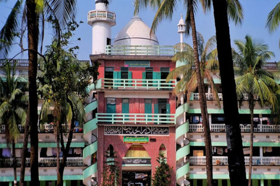 হাটহাজারী মাদ্রাসার ২ শিক্ষককে অব্যাহতি, ৪ জন পুনর্বহাল