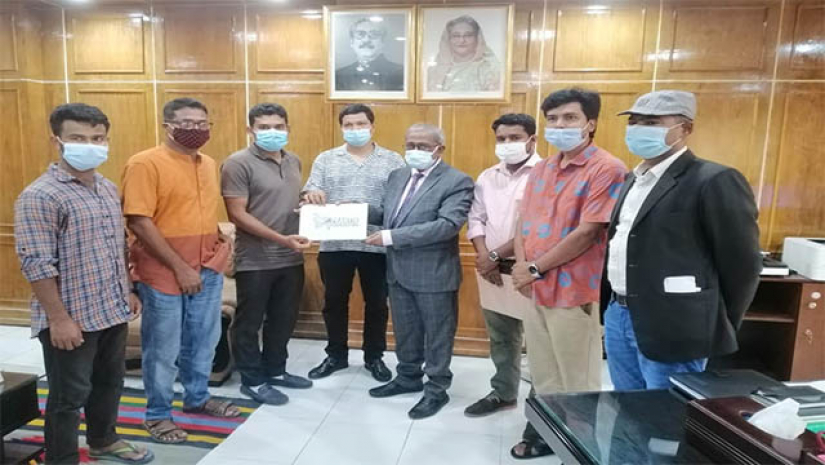 লিমনের চিকিৎসায় প্রান্তিক ফাউন্ডেশনের ১ লাখ টাকা অনুদান