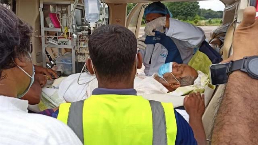 এয়ার অ্যাম্বুলেন্সে ঢাকায় আনা হলো হাসান আজিজুল হককে