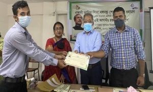 শোক দিবসের রচনা প্রতিযোগিতায় বিজয়ীদের পুরস্কৃত করলো ইউসেট