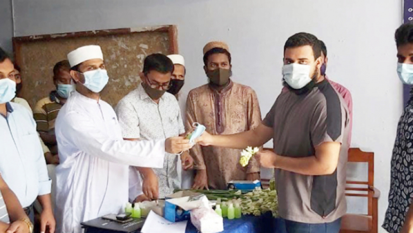 স্বাস্থ্যবিধি মেনে হলে উঠেছে রুয়েট শিক্ষার্থীরা