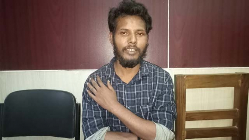 জাবিতে ভর্তিচ্ছুর মোবাইল ছিনতাইয়ের অভিযোগে আটক ১