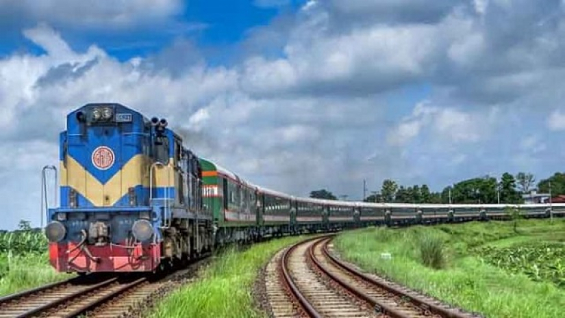 কানে হেডফোন, রাজবাড়ীতে ট্রেনের ধাক্কায় কলেজ শিক্ষার্থীর মৃত্যু