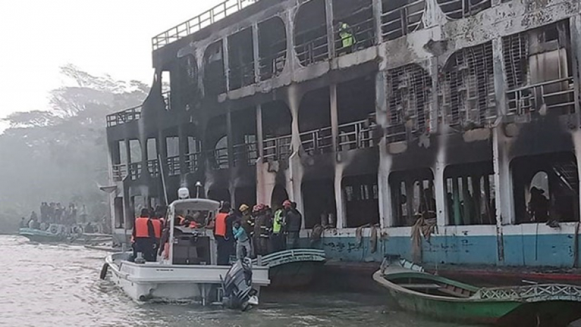 সুগন্ধা নদীতে লঞ্চে আগুন, ৩৬ জনের মরদেহ উদ্ধার