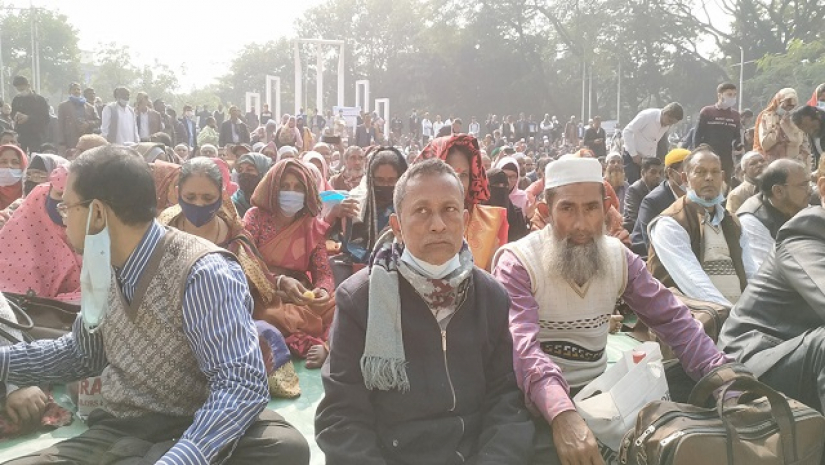 ৩ দাবিতে প্রাথমিক শিক্ষকদের মহাসমাবেশ
