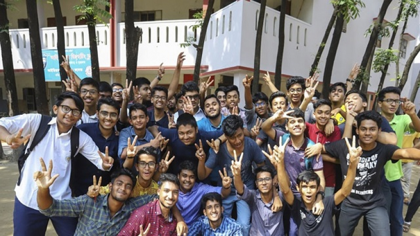 যে কারণে বেড়েছে পাসের হার