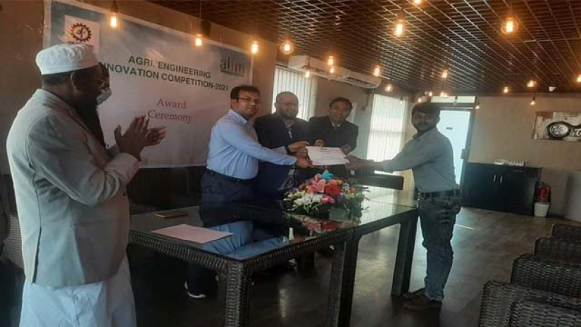 কৃষি প্রকৌশল উদ্ভাবন প্রতিযোগিতায় প্রথম হাবিপ্রবির শামসুজ্জামান