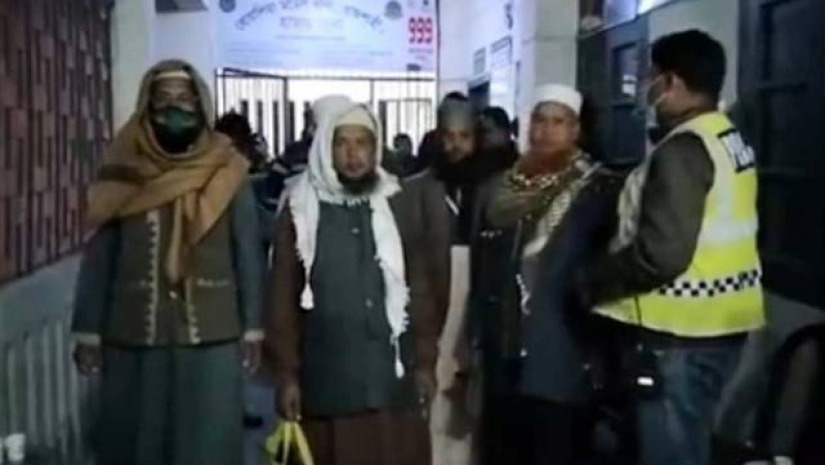 রেস্টুরেন্ট থেকে জামায়াত-শিবিরের ১৫ নেতাকর্মী আটক