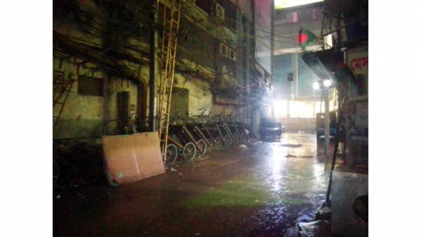 রাজধানীতে গুঁড়ি গুঁড়ি বৃষ্টি (ভিডিও)
