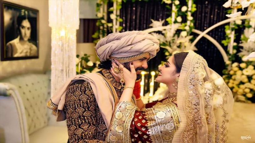 আগের স্বামীকে তালাক না দিয়ে ফের বিয়ে করায় পরীমনিকে আইনি নোটিশ