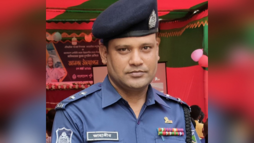 মহাসড়কে পড়েছিল পুলিশ কর্মকর্তার রক্তাক্ত মরদেহ