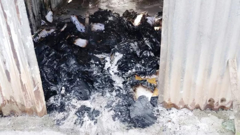 বিদ্যালয়ে আগুন লেগে বই পুড়ে ছাই