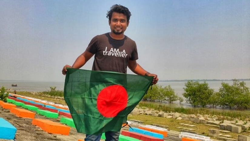 ৬৪ জেলা ঘোরার রোমাঞ্চকর গল্প শোনালেন ঢাবি ছাত্র