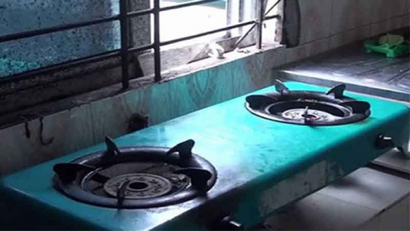 গ্যাসের দাম: এক চুলা ৯৯০ ও দুই চুলা ১০৮০ টাকা করার সুপারিশ