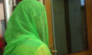 বিয়ের দাবিতে অনশন, বেড়া ভেঙে পালালেন শিক্ষক
