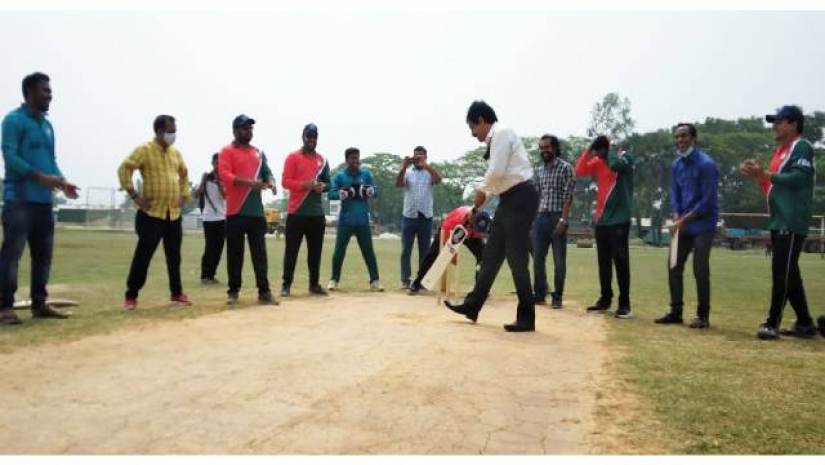 শিক্ষক সমিতির আয়োজনে নজরুল বিশ্ববিদ্যালয়ে ক্রিকেট টুর্নামেন্ট শুরু